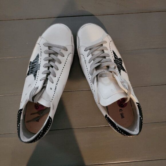 Golden Goose G448 Men\'s White Lace Up Low Top Flat Sneaker Shoes Size 42 main image 8